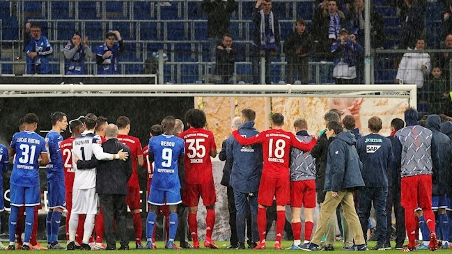 Insólita “huelga” de jugadores en duelo de Bayern por insultos de ultras al dueño de Hoffenheim