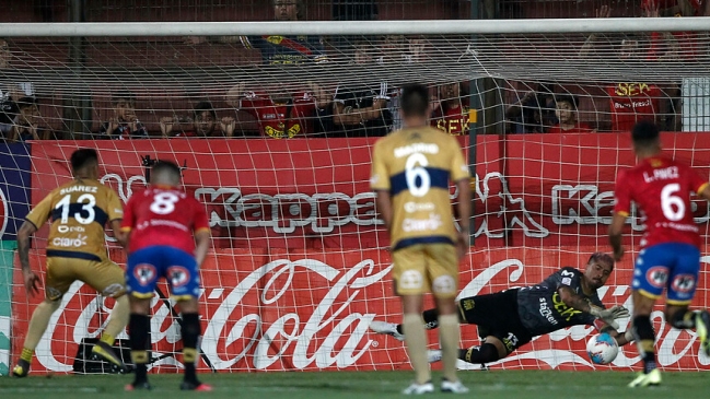 U. Española y polémico penal ante Everton: “¿Con qué nos sorprenderá el VAR la próxima fecha?”