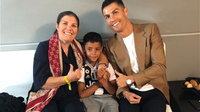 Mamá de Cristiano fue internada por un accidente cerebrovascular