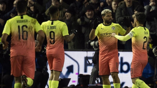 Con Claudio Bravo en cancha: Manchester City derrotó en trabajado duelo a Sheffield Wednesday