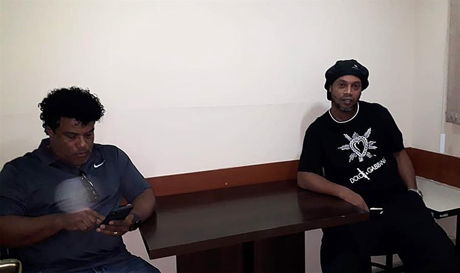 Ronaldinho será sometido a la Justicia paraguaya el “tiempo que sea necesario”