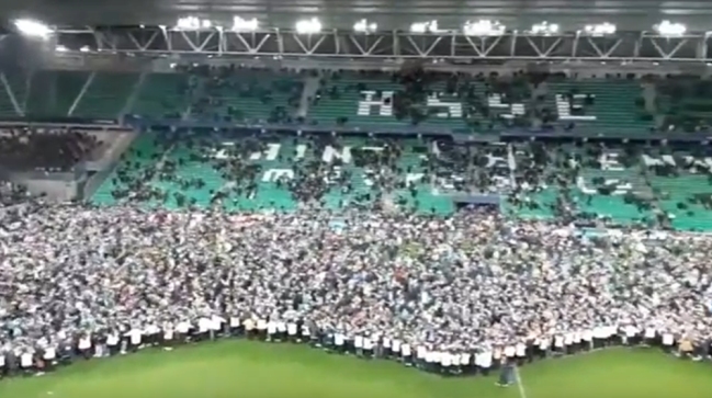 La ordenada invasión de hinchas de St. Etienne tras avanzar a la final de la Copa de Francia