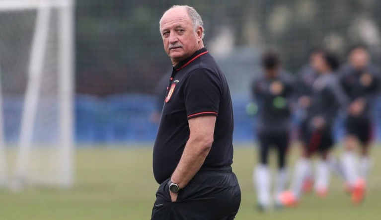 Le salió competencia a Colo Colo: Fenerbahce de Turquía también quiere a Luiz Felipe Scolari