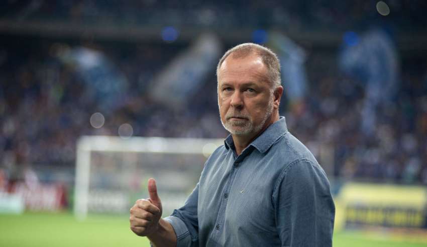 Los técnicos brasileños ofrecidos a Colo Colo por si Scolari rechaza la oferta de Blanco y Negro