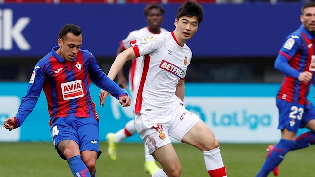 Fabián Orellana dio una asistencia en caída de Eibar ante Mallorca por la liga española