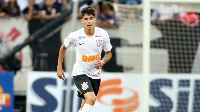 Angelo Araos volvió a ver acción con la camiseta de Corinthians