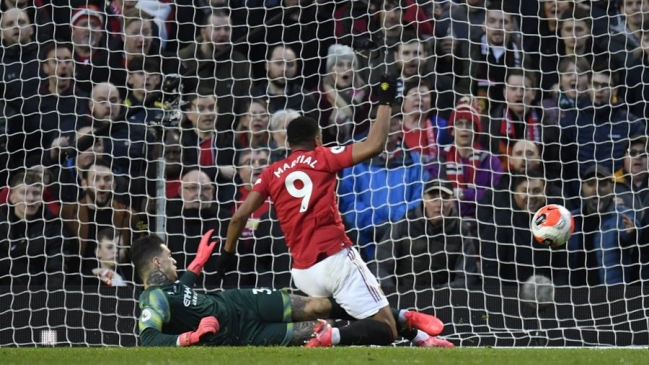 ¿Chance para Bravo?: Los errores de Ederson marcaron la derrota del City ante el United