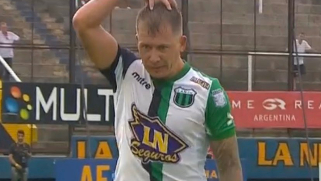 Los repudiables gestos de futbolista de Nueva Chicago a los hinchas de Atlanta y la comunidad judía