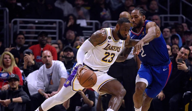 Los Lakers frenaron a los Clippers en el derbi de Los Angeles