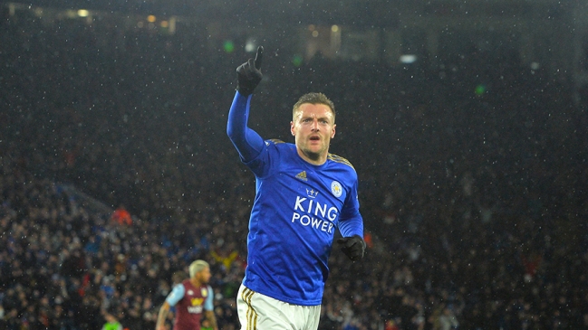 Jamie Vardy comandó la goleada de Leicester sobre Aston Villa en la Premier