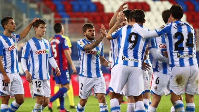 Real Sociedad ingresó a zona de Champions tras sólida victoria sobre Eibar de Fabián Orellana