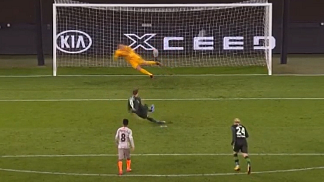 Jugador de Wolfsburgo desperdició un penal y lo calificaron como la peor ejecución de la historia