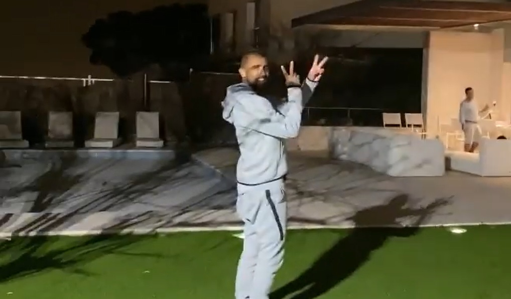 Arturo Vidal se lució jugando baloncesto durante su cuarentena por el coronavirus