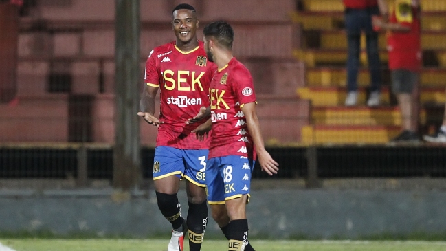Unión Española y Huachipato se enfrentan buscando trepar a la parte alta