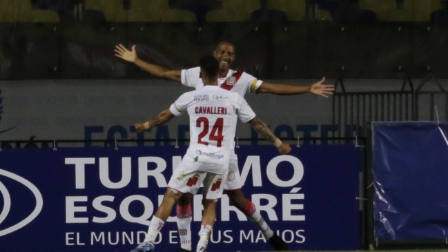 Curicó Unido y Unión La Calera chocan buscando mantenerse en lo más alto del torneo