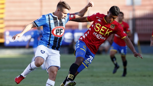 Huachipato rescató en los descuentos un empate contra U. Española en vibrante e historiado duelo