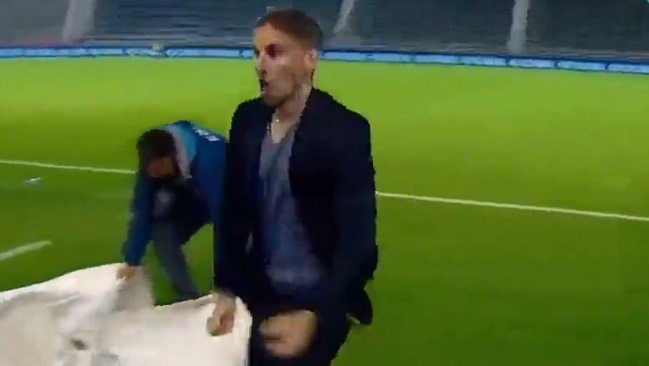 El enloquecido y arriesgado festejo de Beccacece tras heroico triunfo de Racing