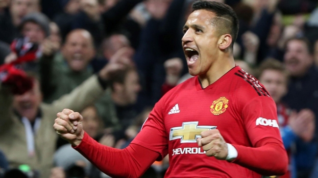 Medio inglés afirmó que Alexis puede volver a jugar en el United si la Premier se extiende