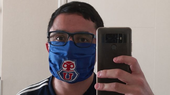 “Defiende menos que Jara y Vilches”: La historia del hincha que creó una mascarilla de la U