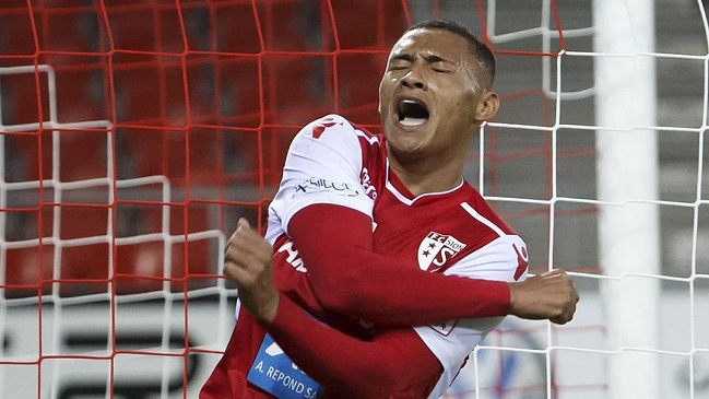 Club suizo FC Sion despidió a nueve jugadores que rechazaron rebaja en sus sueldos