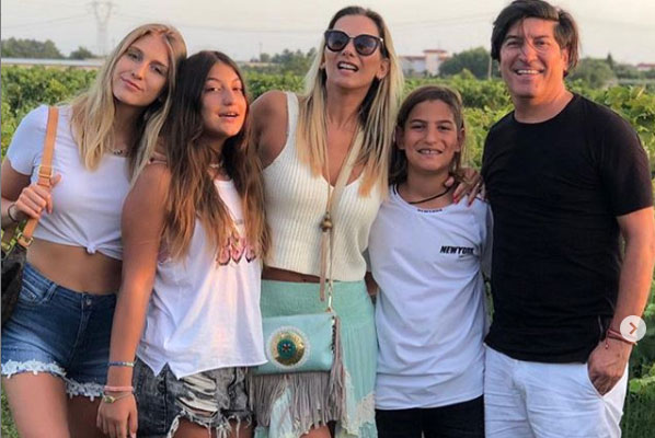 Iván Zamorano afronta el aislamiento compitiendo en juegos de mesa con sus hijos