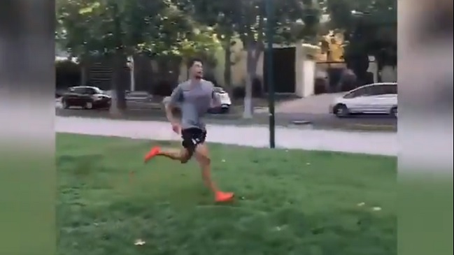 Nicolás Solabarrieta entrenó en una plaza junto a su hermano durante la cuarentena