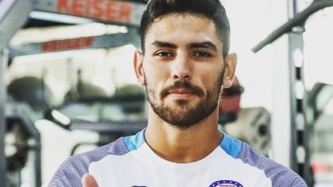 Lucas Passerini aportó tres mil dólares para equipar un hospital de Argentina