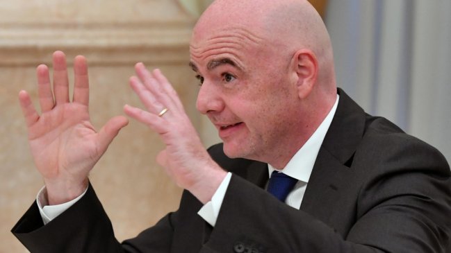 Infantino pidió la unión del fútbol contra el COVID-19 y luego hablar del futuro