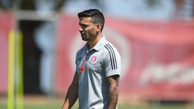 Ayudante de Eduardo Coudet fue frenado por policía argentina en una carretera en medio de cuarentena