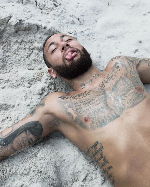 Las polémicas imágenes de la cuarentena de Neymar en Brasil