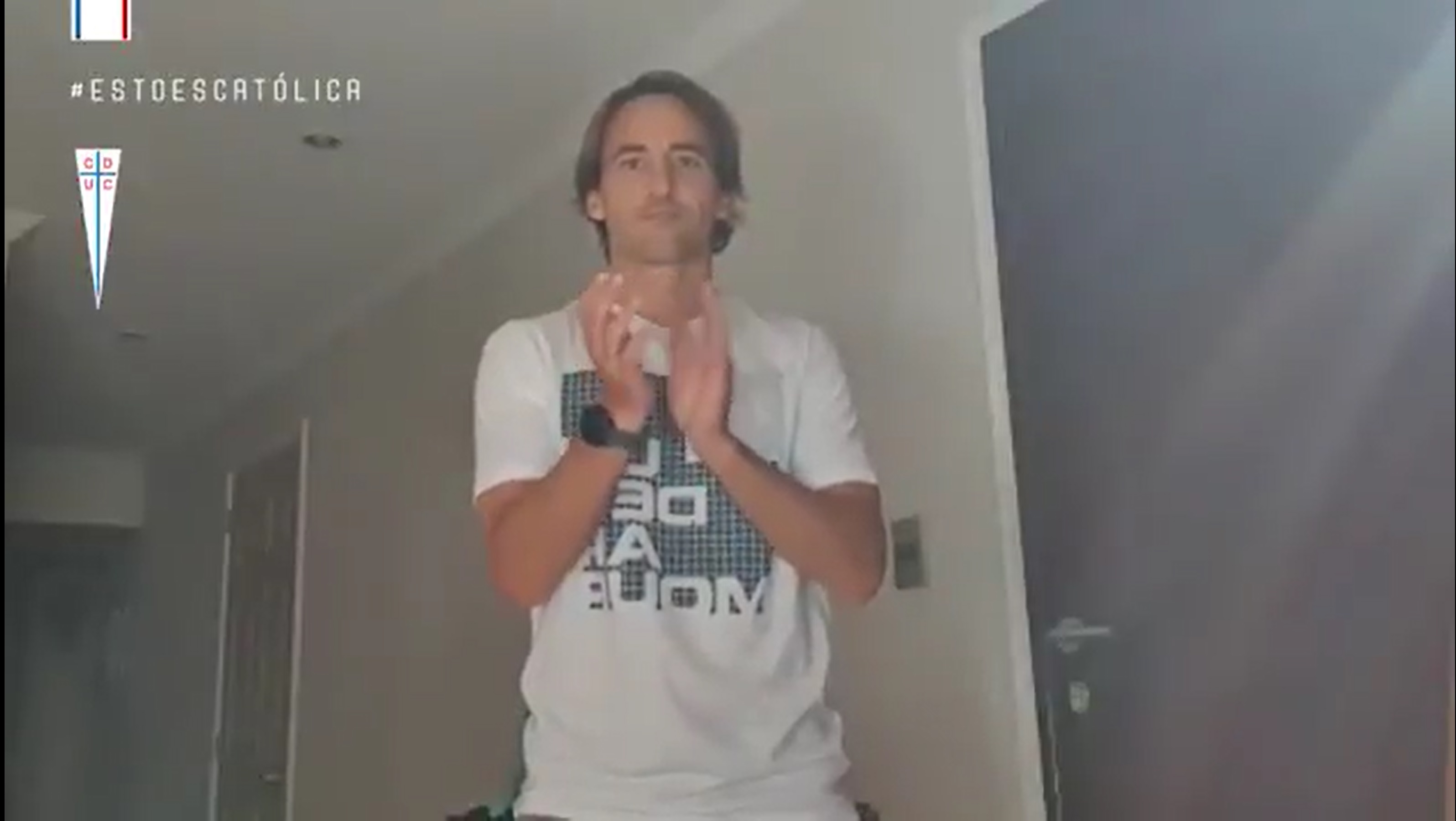 El plantel de Universidad Católica le dedicó aplausos a los trabajadores de la salud