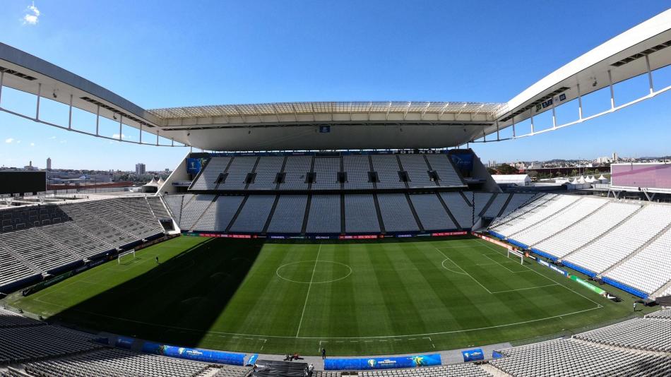 Los estadios de fútbol que se han puesto a disposición para enfrentar al coronavirus