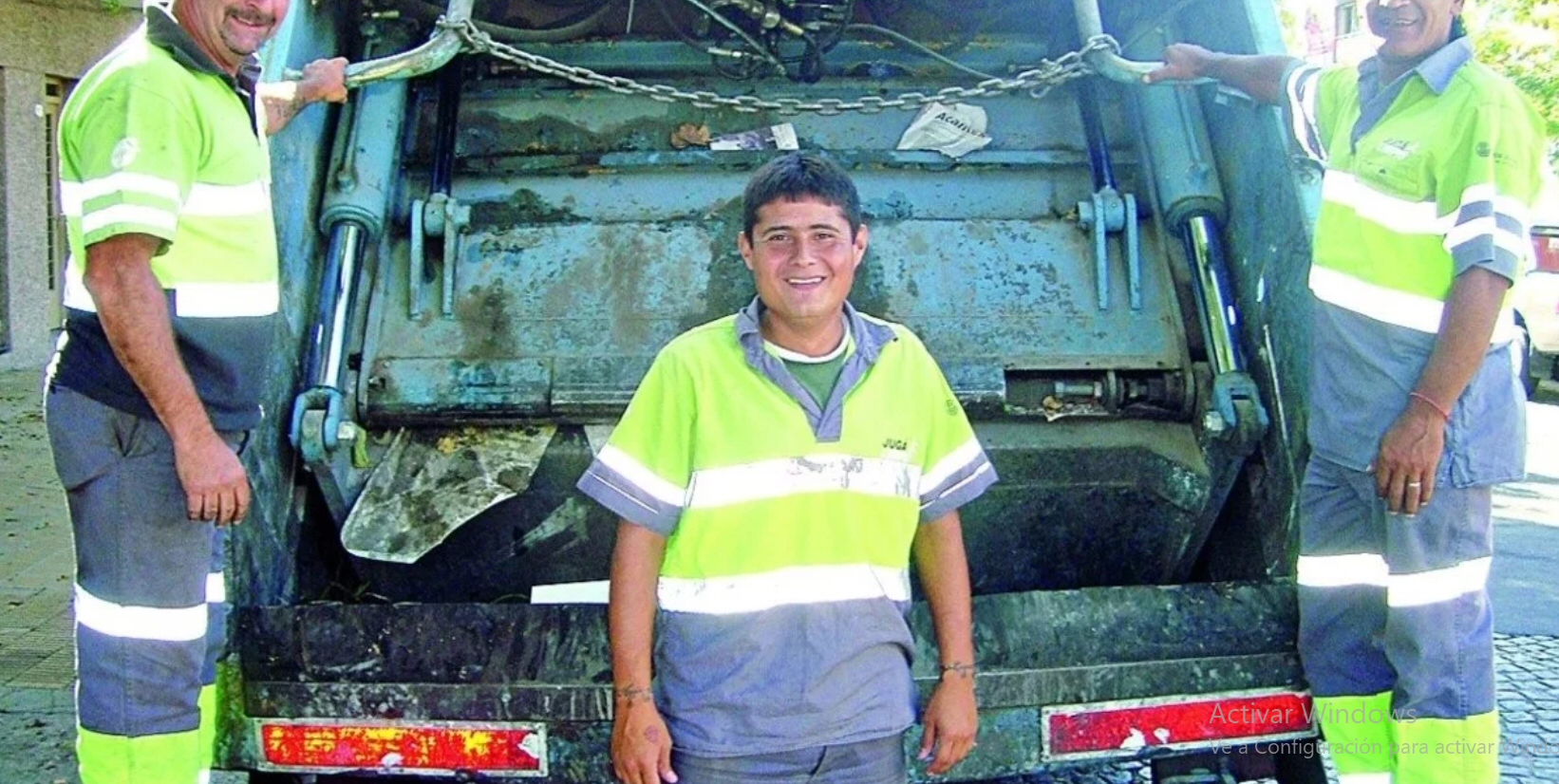 La increíble historia del futbolista que sufrió gripe A y se arriesga trabajando como basurero