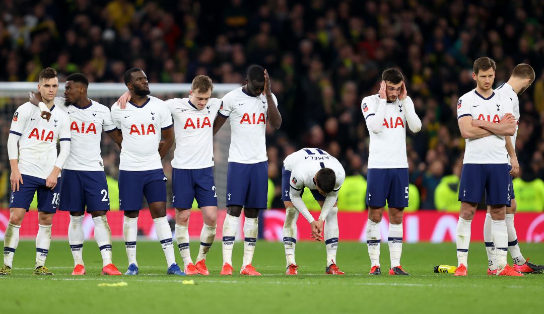 Tottenham redujo el sueldo a los empleados por el coronavirus
