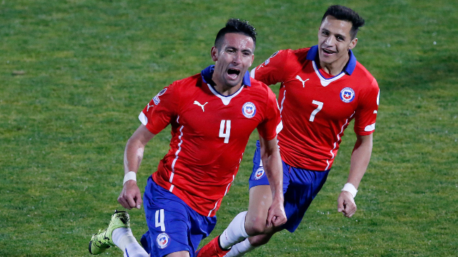 El recordado gol de Mauricio Isla a Uruguay relatado por los hinchas