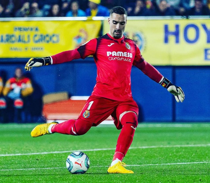 Diego Forlán y Juan Román Riquelme lideran el 11 histórico de Villarreal