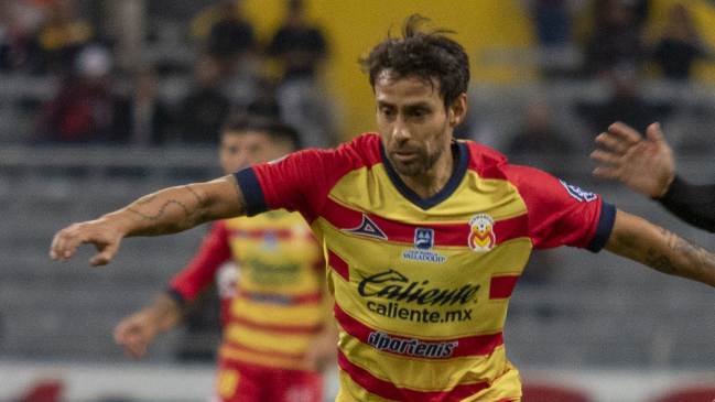 Jorge Valdivia donó mascarillas y jabón para los funcionarios del Hospital “Sótero del Río”