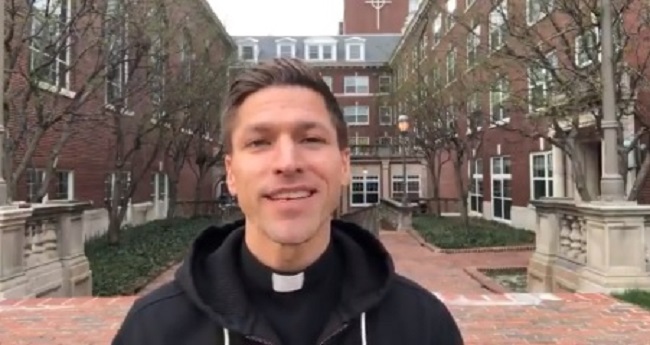 Ex jugador de Ñublense que hoy es sacerdote envió su bendición a Chillán