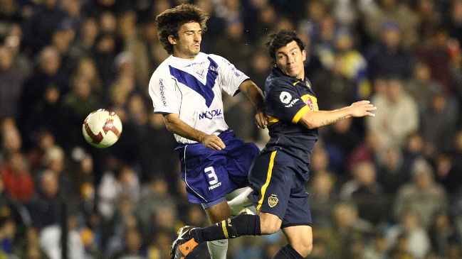 Gary Medel y José Pedro Fuenzalida saludaron a Boca Juniors en su aniversario 115