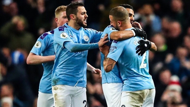 Jugador del City rompió la cuarentena para celebrar fiesta con prostitutas