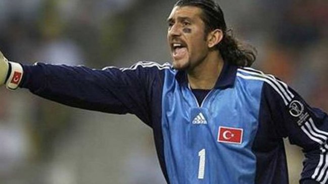 Coronavirus: El ex jugador de FC Barcelona Rüstü Recber fue dado de alta