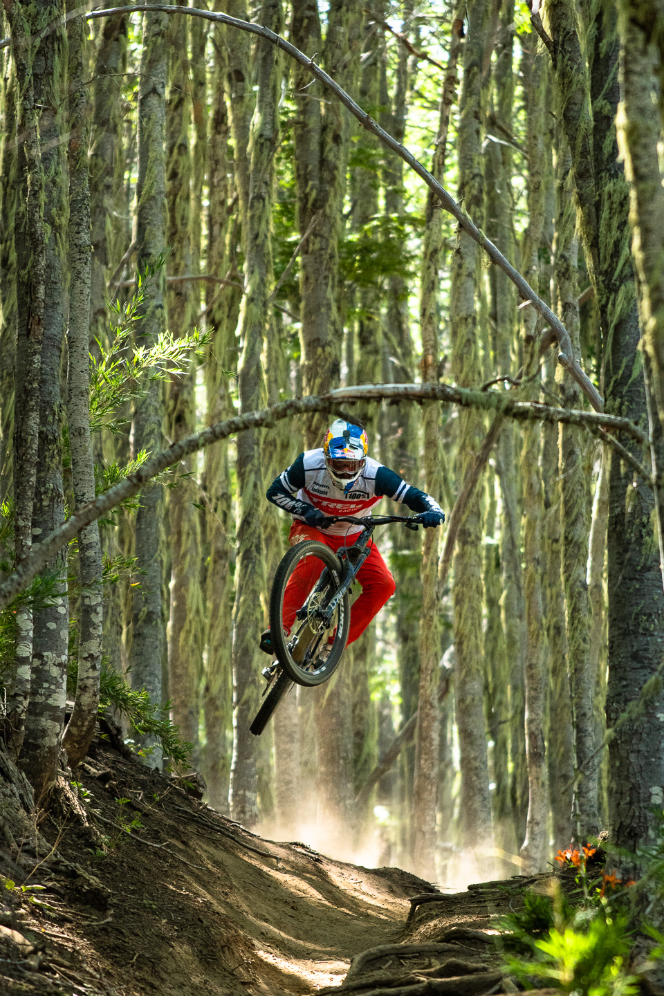 Tricampeón nacional de enduro recorrió cerro abajo tres regiones de Chile