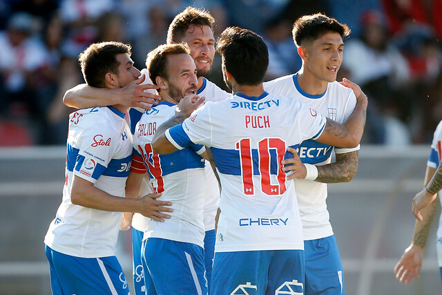 El saludo de jugadores de la UC a hincha cuya esposa tiene coronavirus