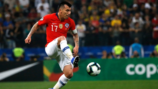 Gary Medel ilusiona a los hinchas de la UC: Creo que será pronto el regreso a Chile