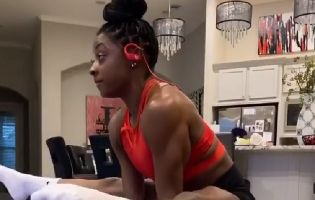 Enfocada: El llamado de Simone Biles para quedarse en casa