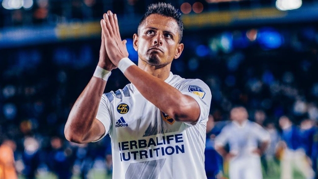 “Chicharito” Hernández: Me sorprende que nos paguen tanto y a los científicos tan poco