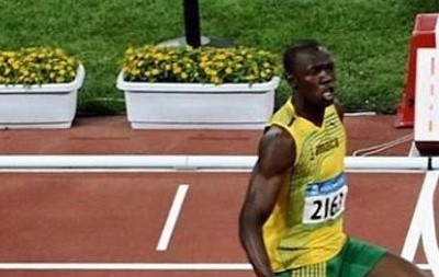 En su particular estilo: Usain Bolt enseñó cómo calcular la distancia social