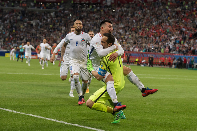 ¿Recado para Cristiano? El recuerdo de Bravo a los penales ante Portugal