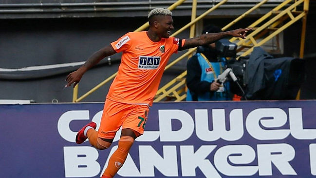 Junior Fernandes es tentado por Olympiakos de Grecia