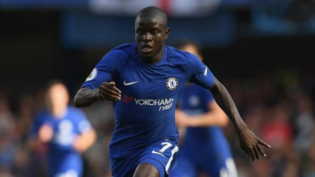 Medio español aseguró que FC Barcelona piensa en N’Golo Kanté para reemplazar a Arturo Vidal